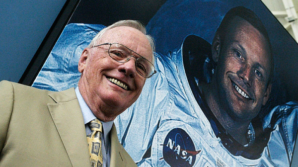 Армстронг: На Луната можеше да стъпят затворници или войници, но стъпиха пилоти
