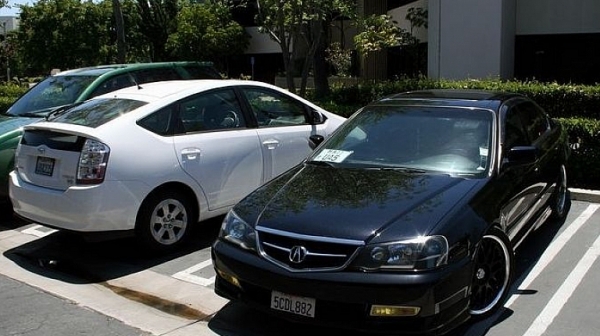 Няма да повярвате: В жегите разликата между температурата на бял и черен автомобил е шокираща!