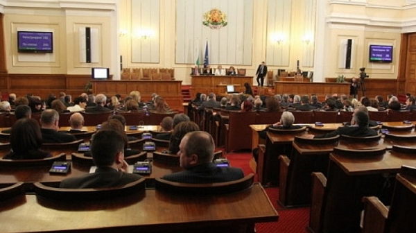 Депутатите гласуват ветото на президента върху Закона за приватизацията