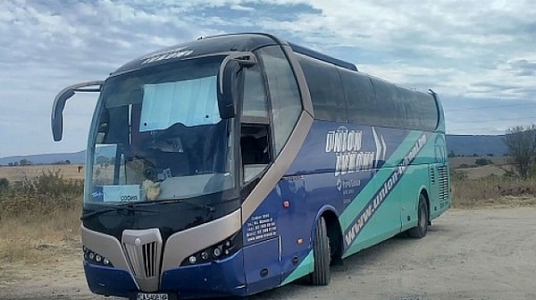 Българи студуваха 17 часа на пътя заради развален автобус на  „Юнион Ивкони”