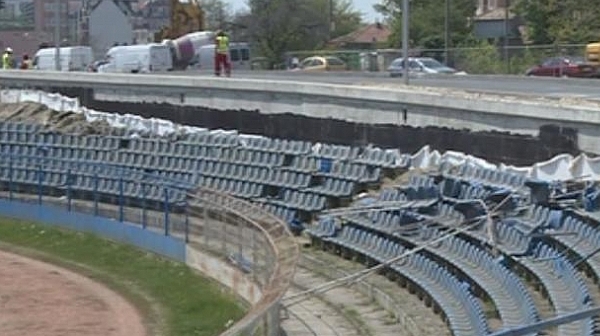 Нов булевард преминава през трибуните на стадион-символ във Варна
