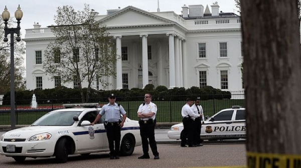 Извънредна ситуация в Белия дом заради подозрителен предмет