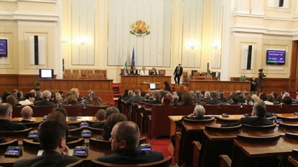 Депутатите отхвърлиха ветото на президента за ИК