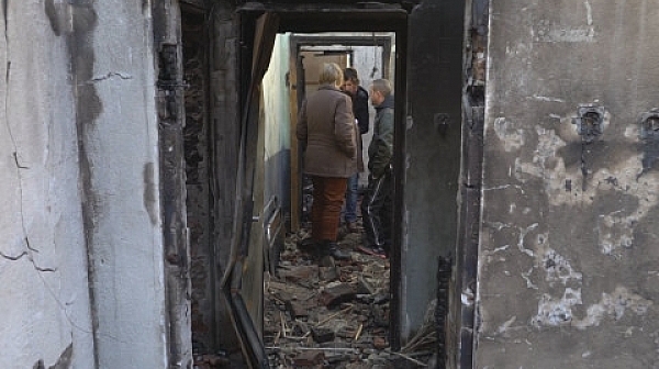 Пожар остави без дом 12 семейства в Бойчиновци