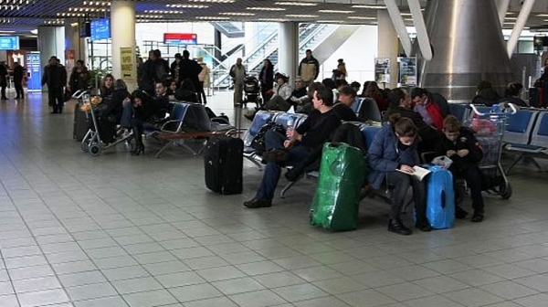 Стотици пътници са блокирани на Летище София