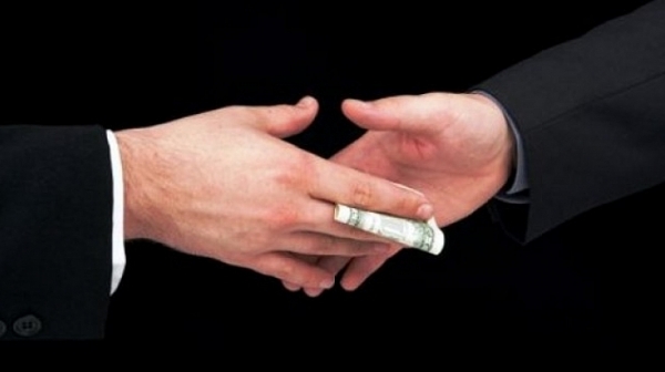 Стряскащи факти: 30% от българите са давали подкуп за ускоряване на услуга от чиновници