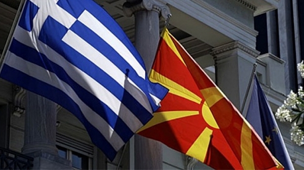 ”Ефимерида”: Македония влиза в НАТО и без разрешаване на спора за името