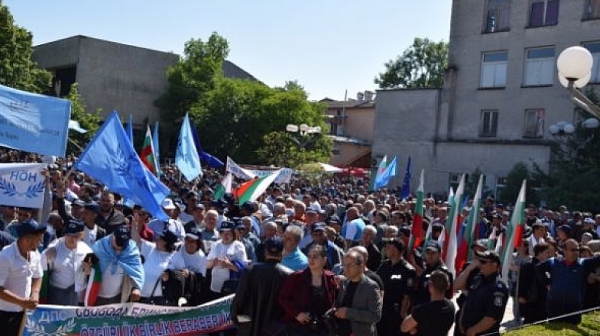 Бой и речи на турски за 19 май в Джебел, посланик Гьокче отсъства