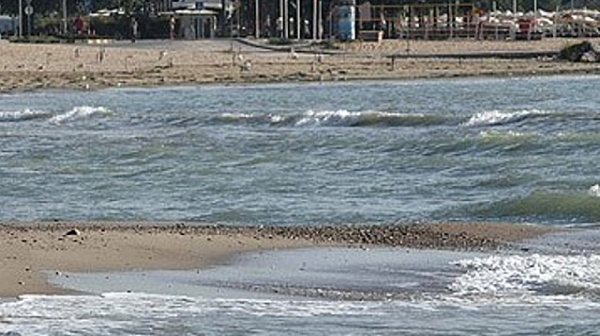 Жена е намерена мъртва в морето във Варна