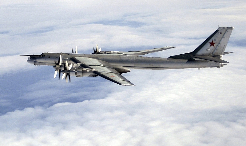 Общо четири руски бомбардировача Ту-95MS и Ту-160 са напуснали руската