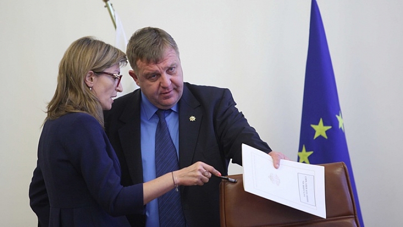 Заместник министър председателят Красимир Каракачанов министър Екатерина Захариева и български евродепутат