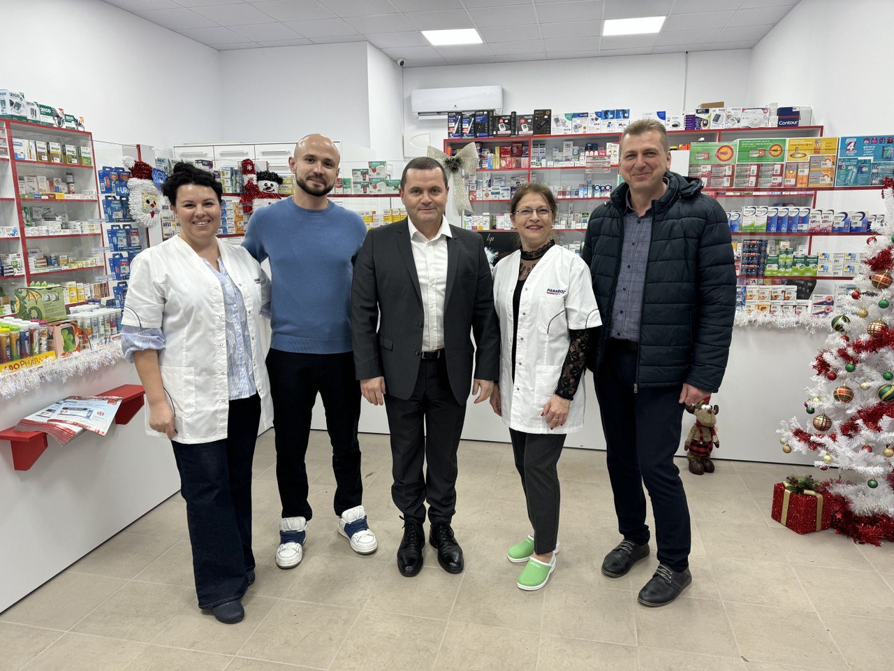 Поводът беше откриването на аптека в района както и готовността