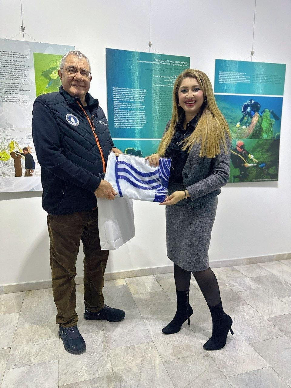 Знамето на Община Русе ще достигне до Антарктида по време