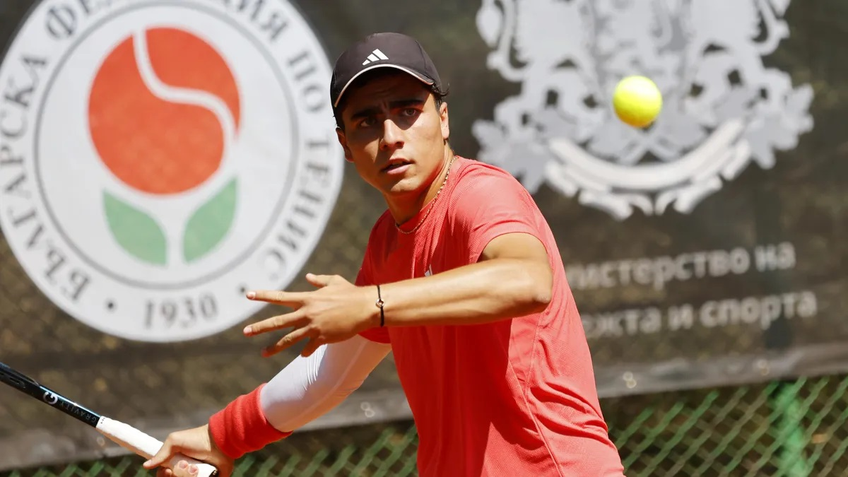 На второ място се класира волейболистът Симеон Николов сребърен медалист