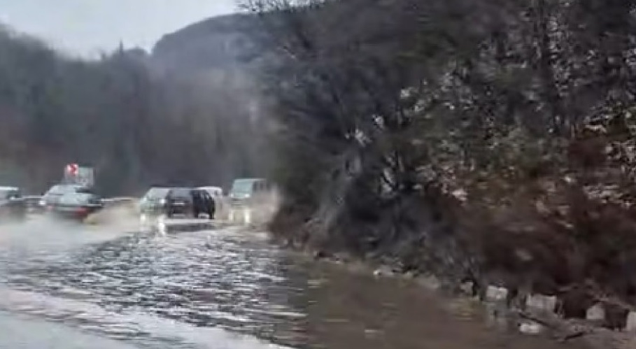 В същото време в страницата на Meteo Bulgaria бяха публикувани