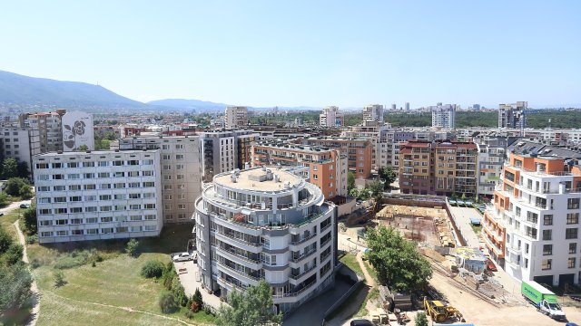 Средният месечен наем за двустайно жилище в столицата вече е