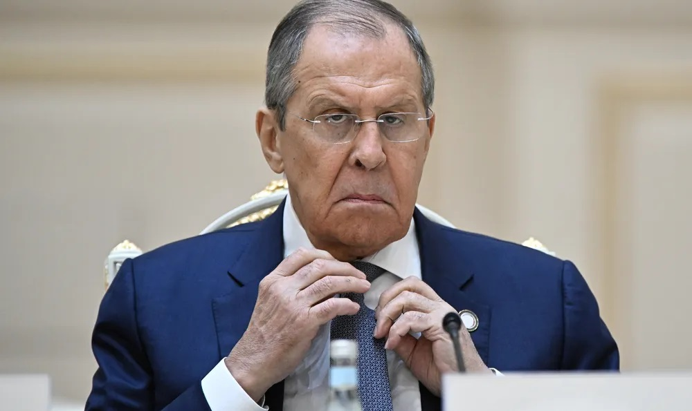 Лавров подчертава че в историята има и друг пример за