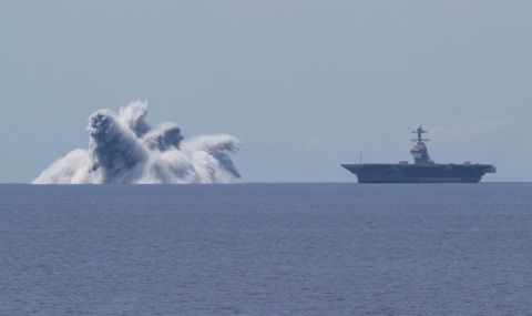 На брифинг в Министерския съвет министърът на отбраната в оставка