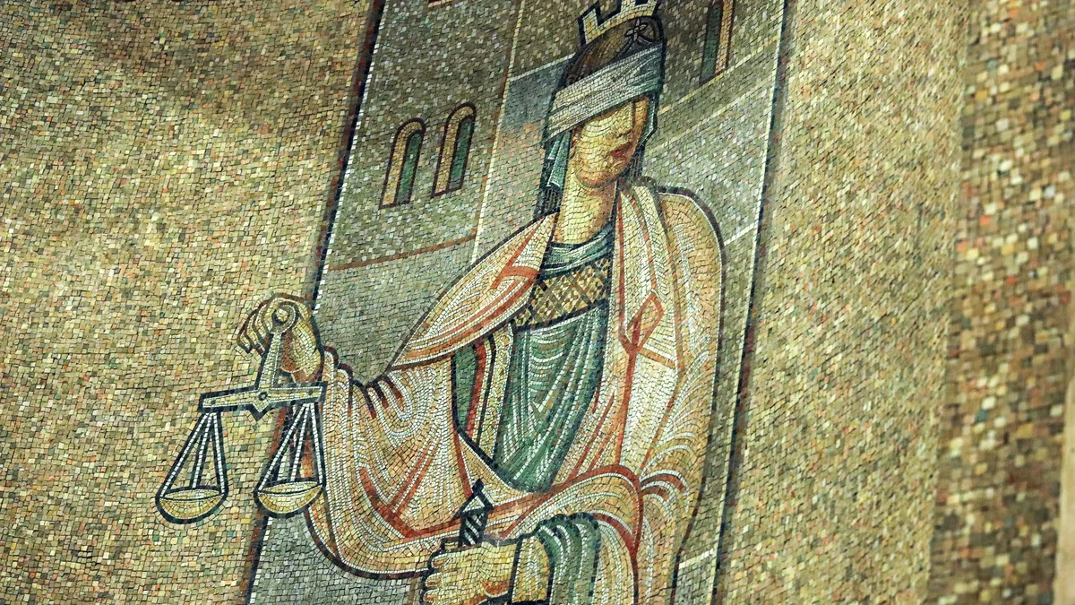 След това решение министърът на правосъдието трябва да изпрати кандидатурите