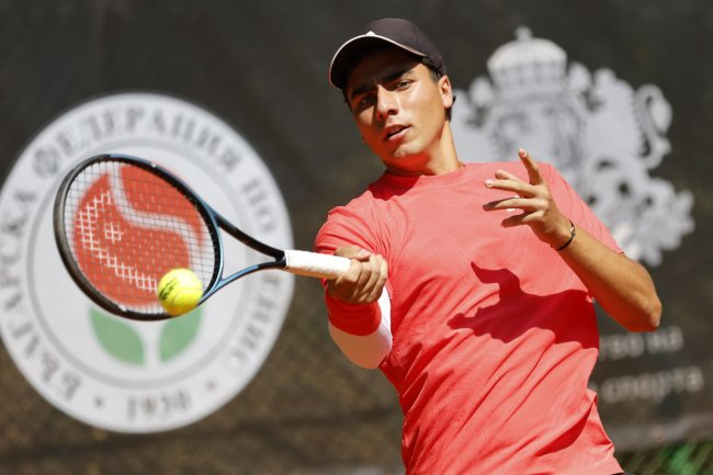 17 годишният българин победи поставения под №2 Макс Бейзинг от