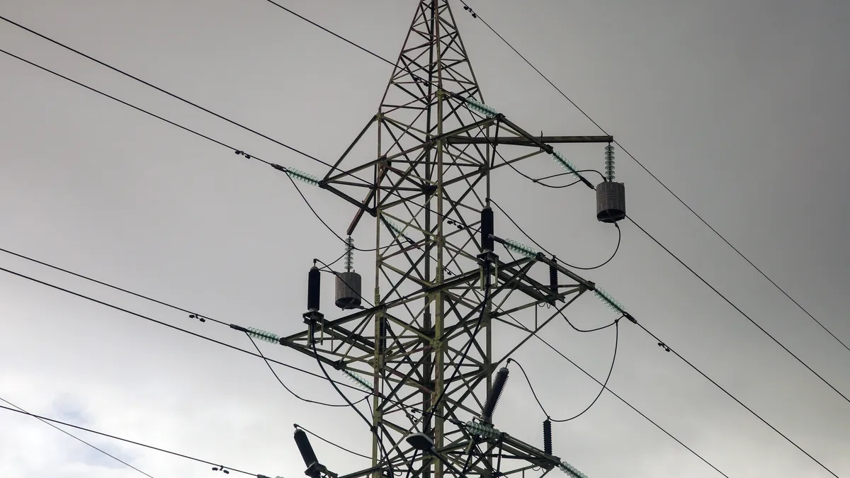 Шест от проектите са насочени към електроенергийната инфраструктура включително интелигентни