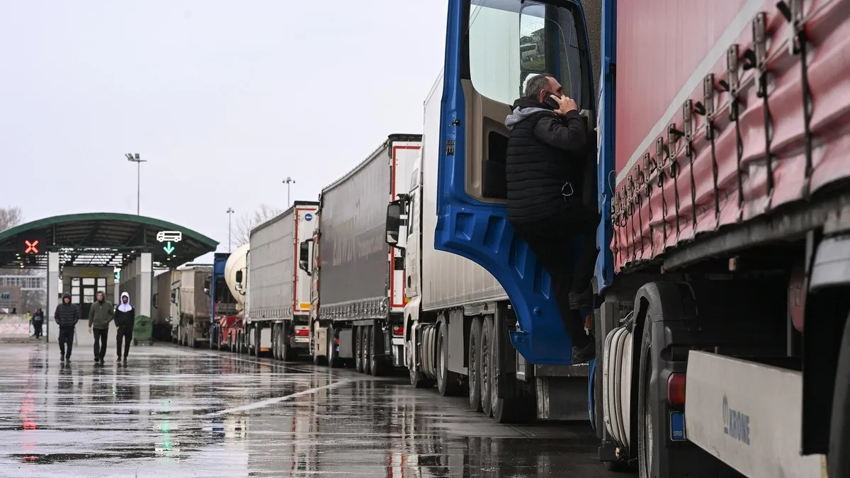 От полицията уточняват че протестните действия на превозвачите от Република