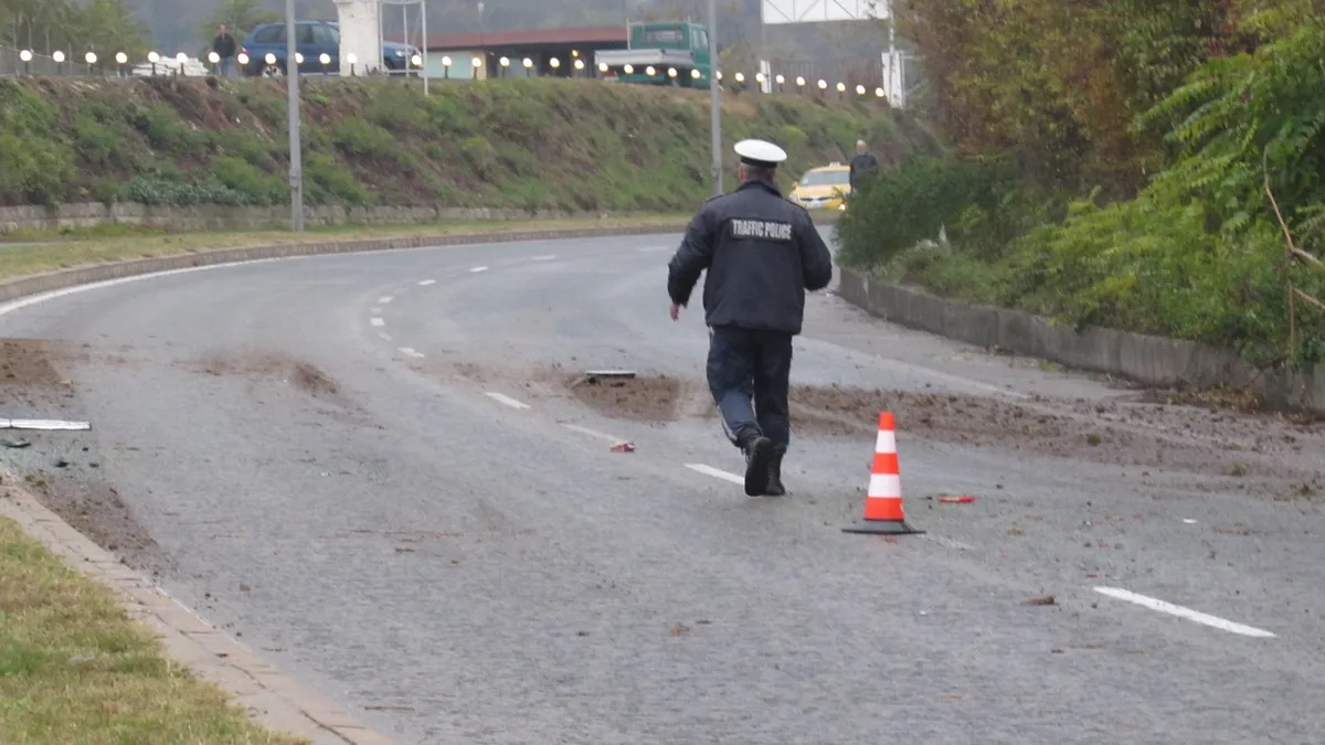 Инцидентът стана в събота при челен сблъсък между лек автомобил