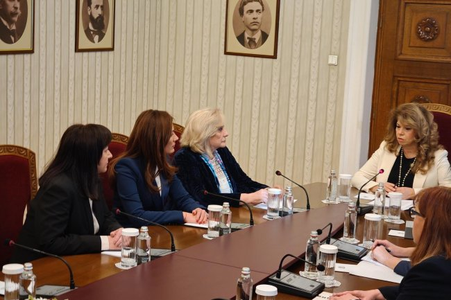 По време на разговорите Йотова подчерта че отговорността за служебния