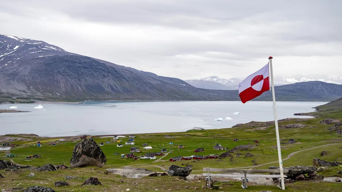 Саймън коментира че Канада твърдо подкрепя народа на Гренландия който