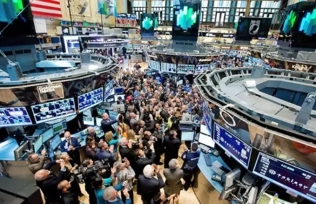 Продажбите бяха предизвикани от нервността на инвеститорите свързана с огромните