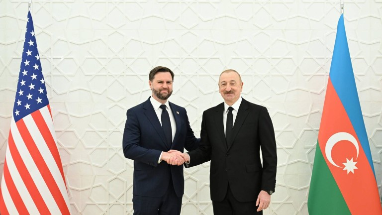 Документът е подписан от азербайджанския президент Илхам Алиев и вицепрезидента