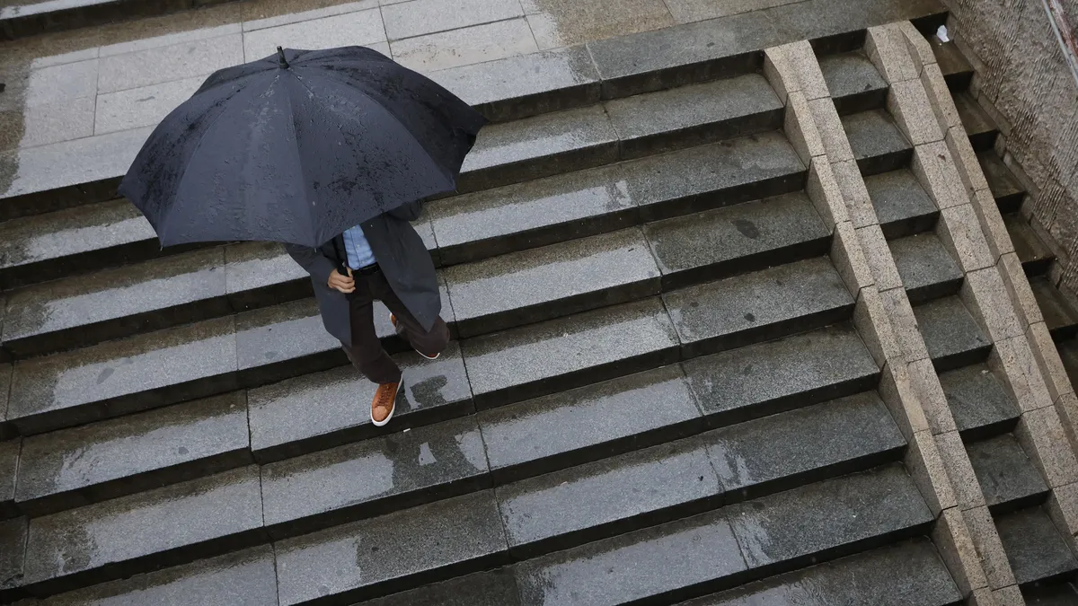 През нощта срещу петък валежите и в Източна България ще