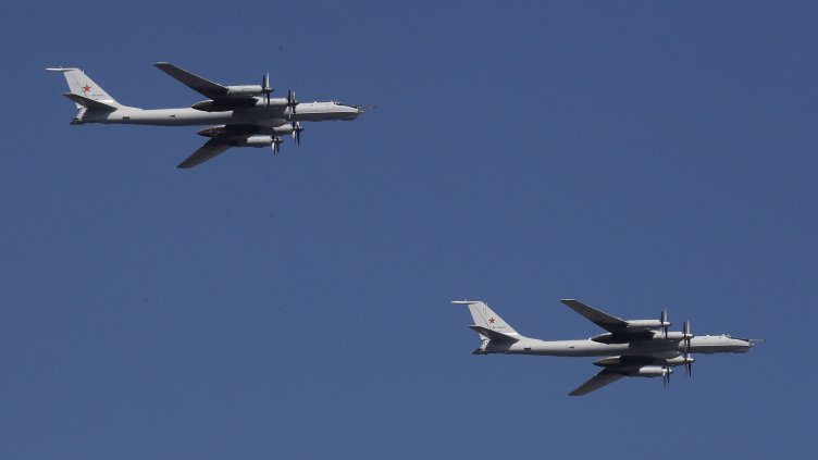 Руските машини са останали в международното въздушно пространство и не