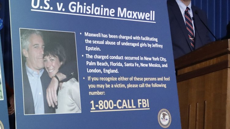 Двамата са посочени за съизпълнители на завещанието което Епстийн актуализира