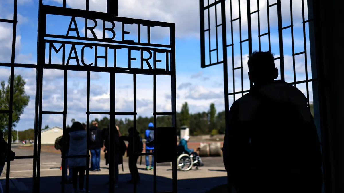 Германия ще пази спомена за Холокоста с ученически екскурзии до „лагерите на смъртта“