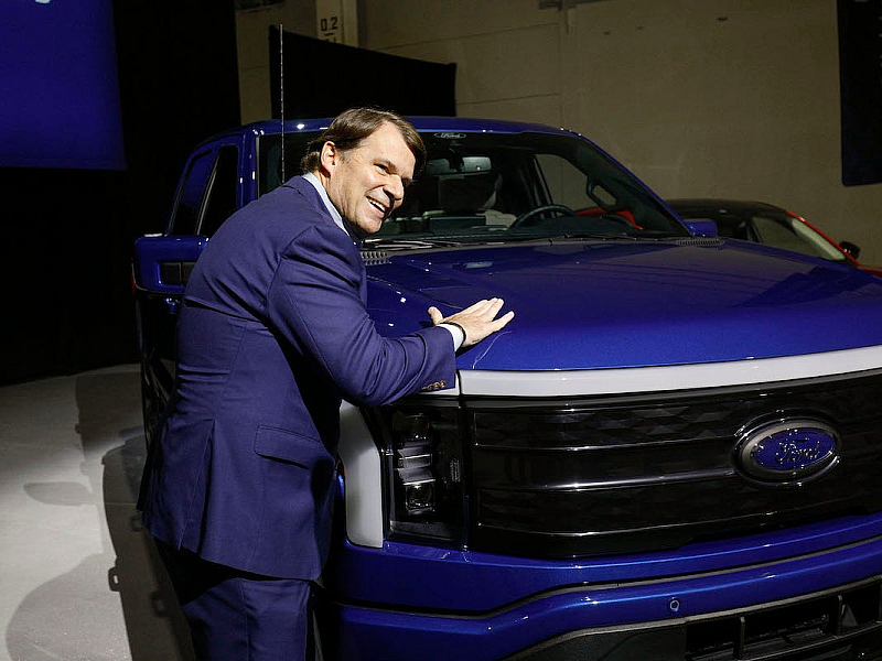 Брюксел не е сам в издаването на регулации които са