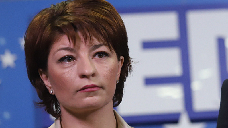 Десислава Трифонова от ГЕРБ СДС която беше председател на временната комисия