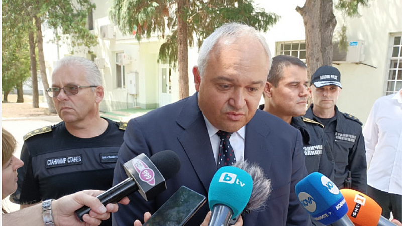 В отговора министър Демерджиев отбелязва че общите действия на МВР
