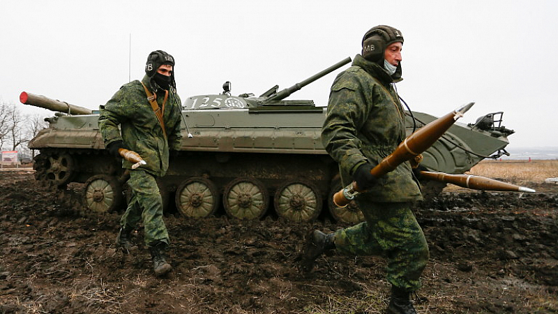 Руски войски, включително наемници от частната военна компания Вагнер, свързана