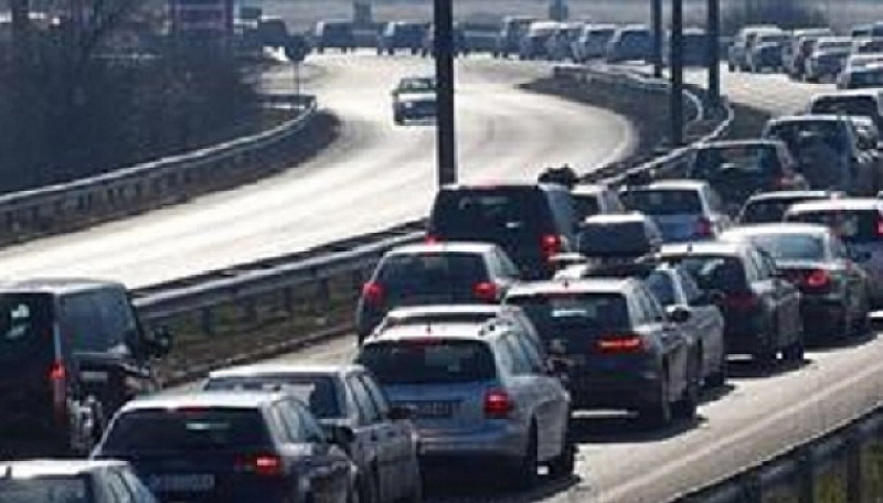 Сръбските власти спират автомобилния трафик още преди последния тунел на