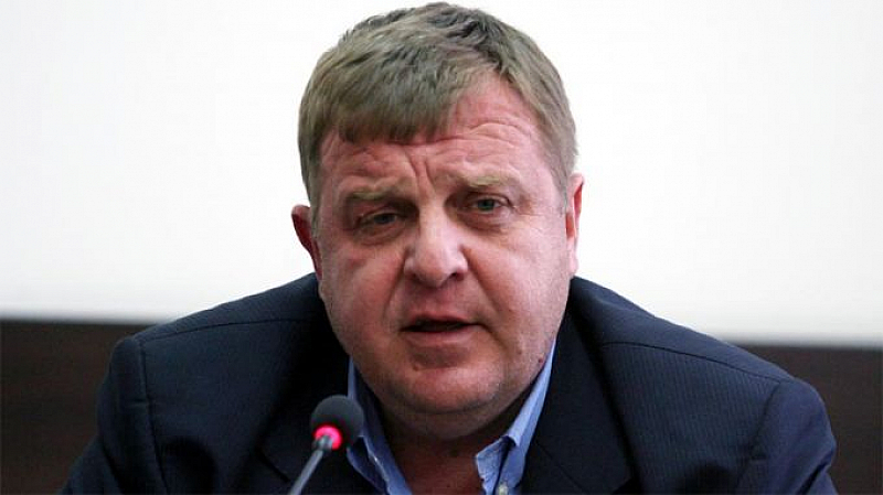 Вицепремиерът и министър на отбраната Красимир Каракачанов потвърди че двамата