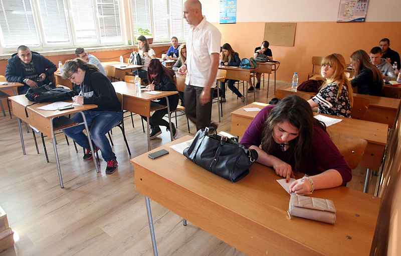 По български език и литература учениците са изкарали средно 70,5