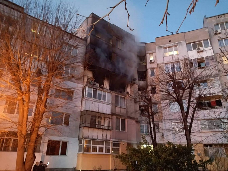 След взривът в жилищен блок във Варна е открита една