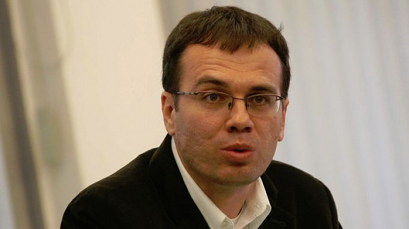 Икономистът Руслан Стефанов заяви Необяснимо е че не се присъединихме