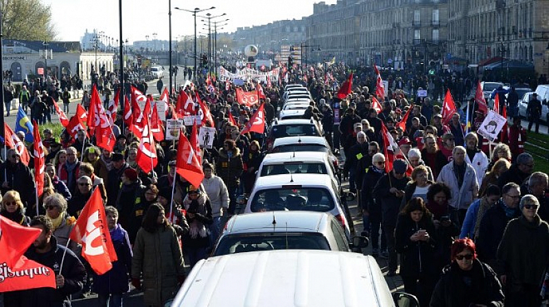 Около 250 хиляди души участват в протестна акция в Париж