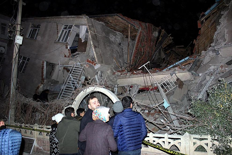 Броят на жертвите след двете разрушителни земетресения само в Турция