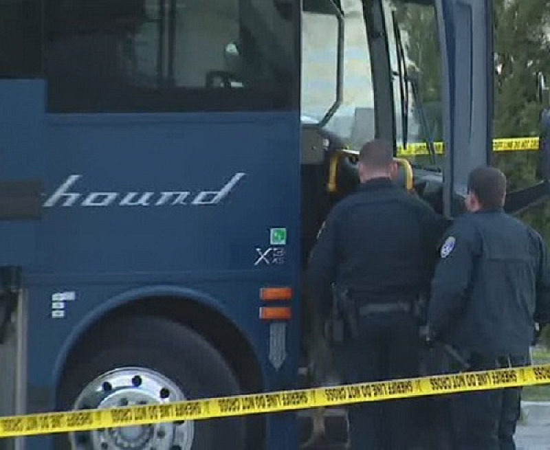 Неизвестен извършител откри стрелба по автобус пътуващ от Лос Анджелис