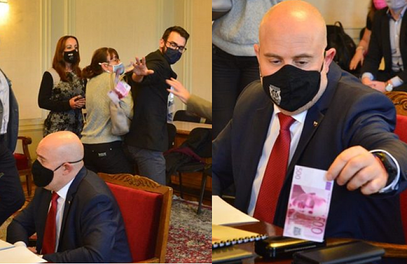 Журналист присъстващ на изслушването на главния прокурор Иван Гешев в