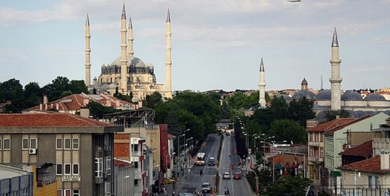 11 души бяха ранени при престрелка в кафене в турския