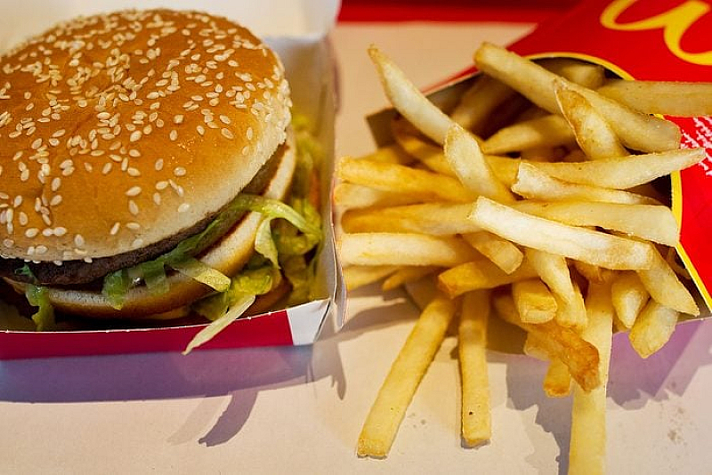 McDonald s заяви че е постигнал споразумение с франчайзополучателя Alonyal за